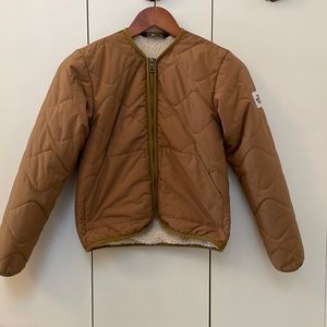 Kids quilted North face jacket with faux shearling interior size medium 10/12